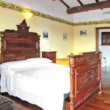 Charming House In With Shared Pool