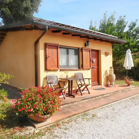 Vakantiehuis Charming House In With Shared Pool