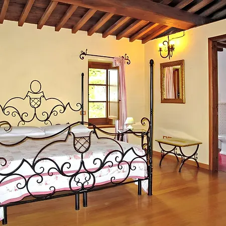 Semesterbostad Charming House In With Shared Pool