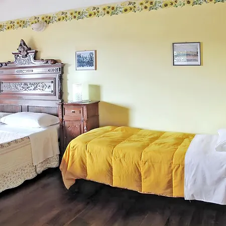 Charming House In With Shared Pool * Ramazzano - Le Pulci