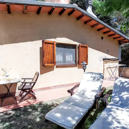 Charming House In With Shared Pool Semesterbostad Ramazzano - Le Pulci
