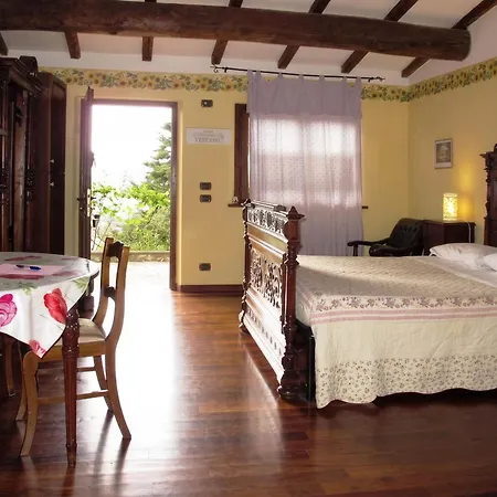 Charming House In With Shared Pool *