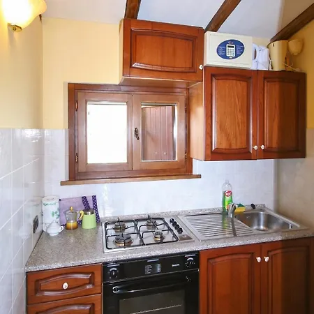 Charming House In With Shared Pool *