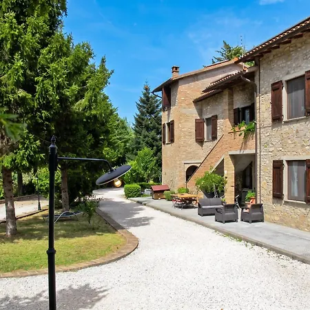 Semesterbostad Charming House In With Shared Pool *