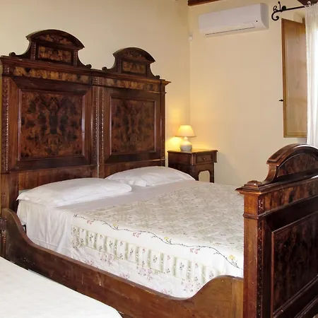 Charming House In With Shared Pool Semesterbostad *
