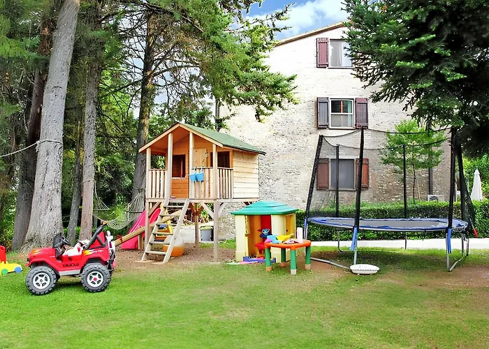 Charming House In With Shared Pool Dom wakacyjny *