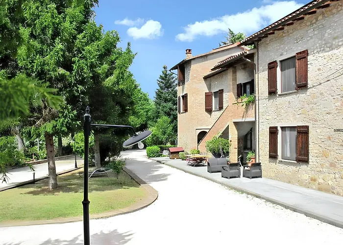 Charming House In With Shared Pool Dom wakacyjny Ramazzano - Le Pulci