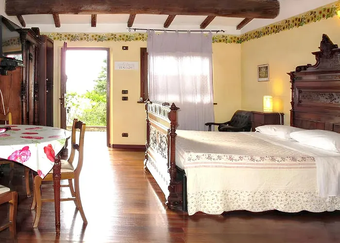 Charming House In With Shared Pool Dom wakacyjny