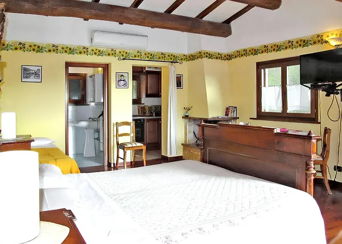 Charming House In With Shared Pool Dom wakacyjny